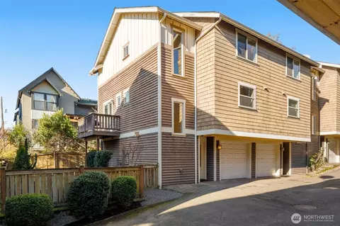 213 N 39th St #C, Seattle, WA 98103