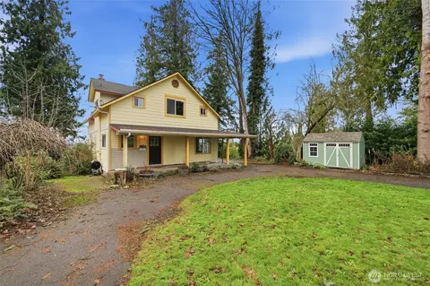 1215 S 10th St, Mount Vernon, WA 98274