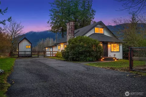 1107 NW 14th St, North Bend, WA 98045