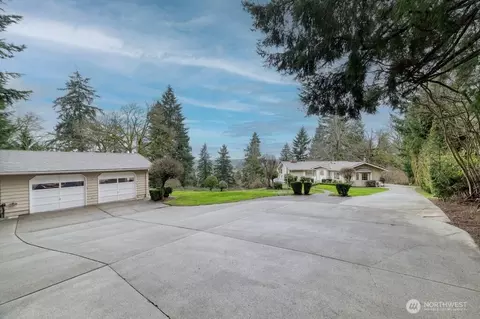 Exterior - 718 E Walnut St, Kent, WA 98030 photo 5 of 6