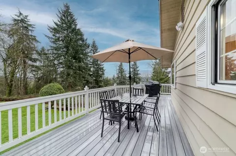 Exterior - 718 E Walnut St, Kent, WA 98030 photo 1 of 6