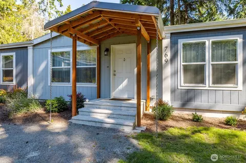 769 Shangri La Cir, Coupeville, WA 98239