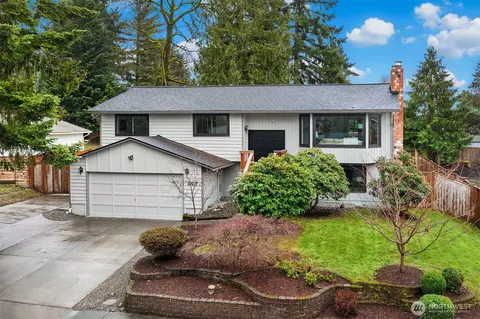 10017 NE 202nd St, Bothell, WA 98011