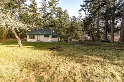1684 Zylstra Rd, Oak Harbor, WA 98277