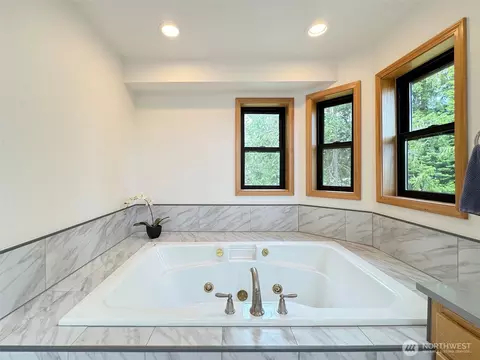 Bath - 412 Doe Run Rd, Sequim, WA 98382 photo 2 of 6