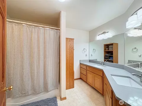 Bath - 412 Doe Run Rd, Sequim, WA 98382 photo 4 of 6