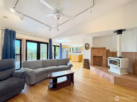 Living - 412 Doe Run Rd, Sequim, WA 98382 photo 2 of 6