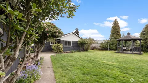 Exterior - 923 E 32nd St, Bremerton, WA 98310 photo 9 of 9