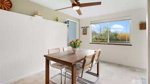 Dining - 923 E 32nd St, Bremerton, WA 98310 photo 4 of 4