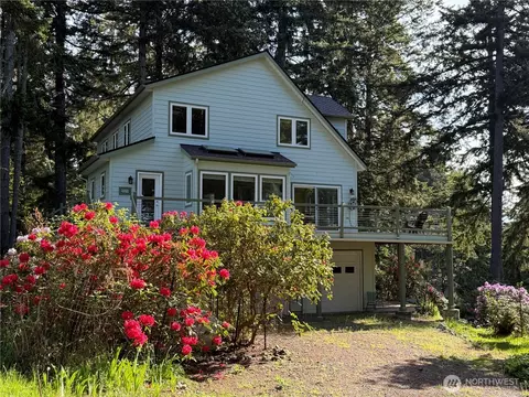 22415 S Herron Blvd NW, Lakebay, WA 98349