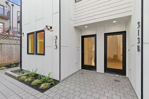 313 17th Ave E, Seattle, WA 98112
