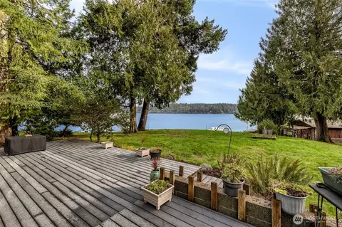 7644 NE Shore Acres Dr, Olympia, WA 98506
