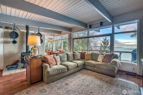 Living - 309 Sunset Ave, Eastsound, WA 98245 photo 2 of 3