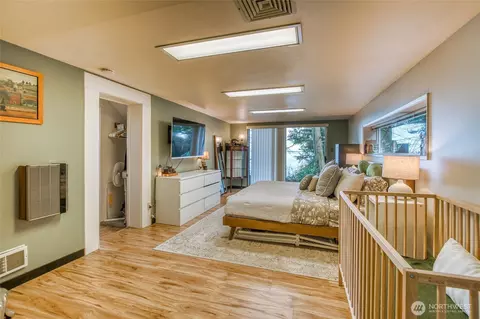 Bedroom - 309 Sunset Ave, Eastsound, WA 98245 photo 2 of 3