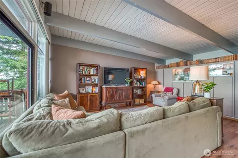Living - 309 Sunset Ave, Eastsound, WA 98245 photo 3 of 3