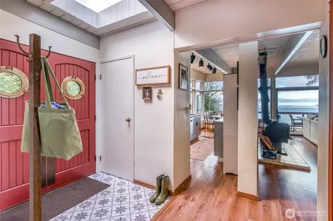 Entry Way - 309 Sunset Ave, Eastsound, WA 98245 photo 3 of 3