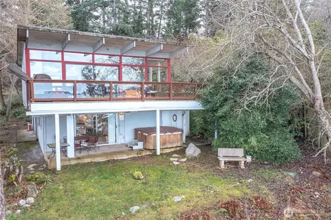 Exterior - 309 Sunset Ave, Eastsound, WA 98245 photo 4 of 7