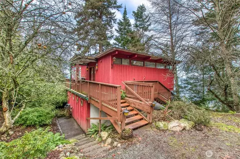 Exterior - 309 Sunset Ave, Eastsound, WA 98245 photo 2 of 7