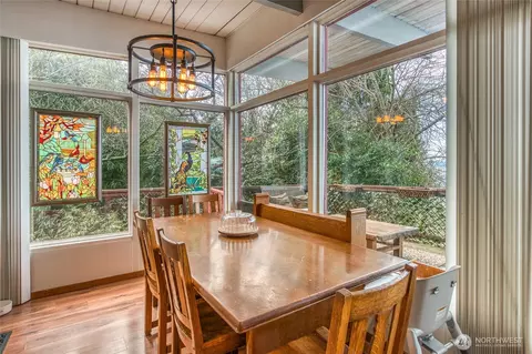Dining - 309 Sunset Ave, Eastsound, WA 98245 photo 1 of 1