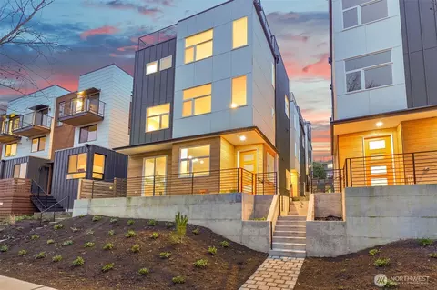 910 15th Ave, Seattle, WA 98122