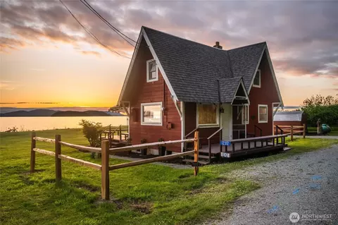 12312 Seabird Ln, Mount Vernon, WA 98273