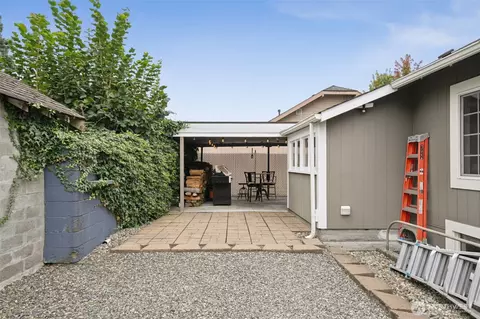 Exterior - 2921 Fredricksen St, Enumclaw, WA 98022 photo 5 of 8
