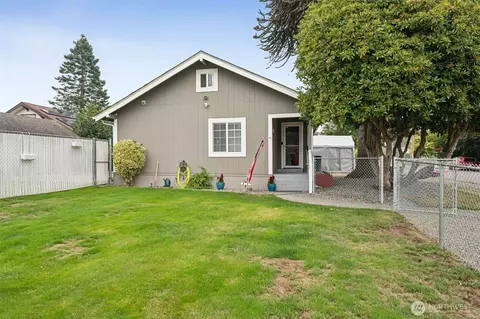 Exterior - 2921 Fredricksen St, Enumclaw, WA 98022 photo 3 of 8