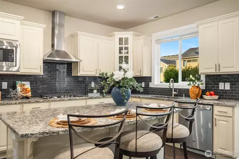 Kitchen - 4111 174th St SE, Bothell, WA 98012 photo 4 of 5