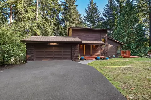 1059 Greenwood Blvd SW, Issaquah, WA 98027