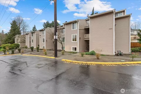 19855 25th Ave NE #207, Shoreline, WA 98155