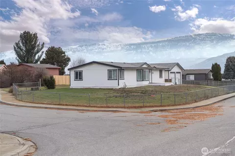 652 S Larch Ave, East Wenatchee, WA 98802