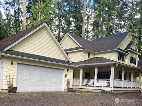 950 N Potlatch Dr, Hoodsport, WA 98548