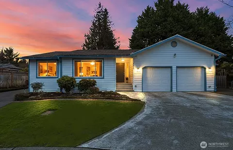 4214 NE 2nd St, Renton, WA 98059