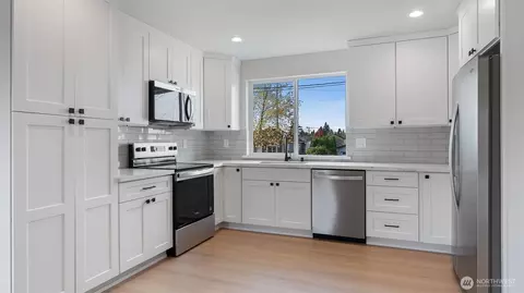 Kitchen - 429 Legion Dr #C, Everett, WA 98201 photo 1 of 4