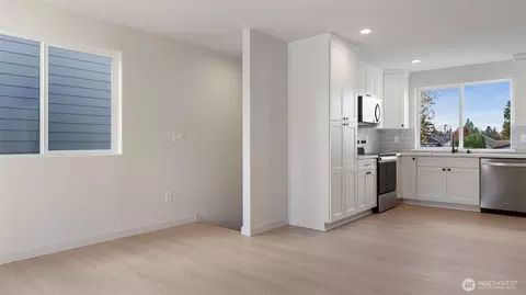 Living - 429 Legion Dr #C, Everett, WA 98201 photo 1 of 6