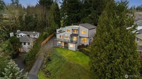 6021 158th Pl NE, Redmond, WA 98052