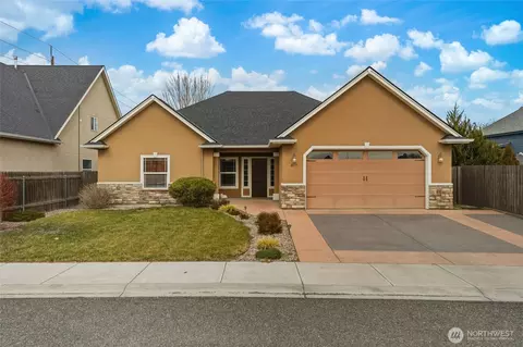 817 NE Bunky Ln, College Place, WA 99324
