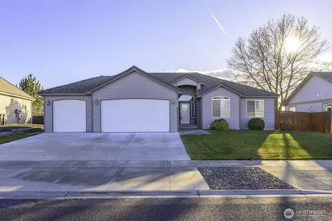 225 E Inglewood Dr, Moses Lake, WA 98837