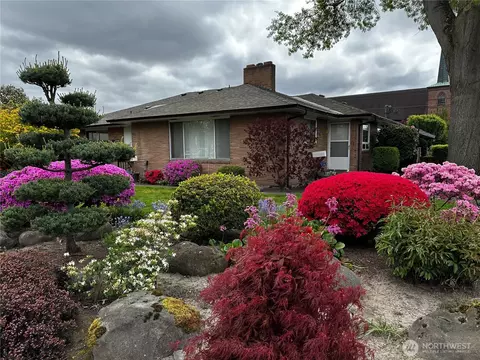 220 4th Ave SW, Puyallup, WA 98371