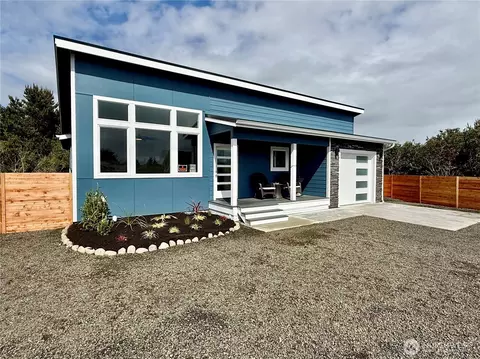 718 Reporter Ct, Ocean Shores, WA 98569
