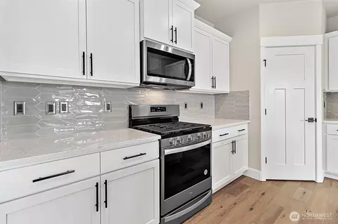 Kitchen - 18510 Meridian Ave SE #CR 02, Bothell, WA 98012 photo 3 of 5