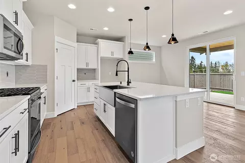 Kitchen - 18510 Meridian Ave SE #CR 02, Bothell, WA 98012 photo 2 of 5