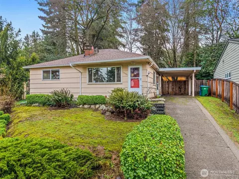 15551 Densmore Ave N, Shoreline, WA 98133