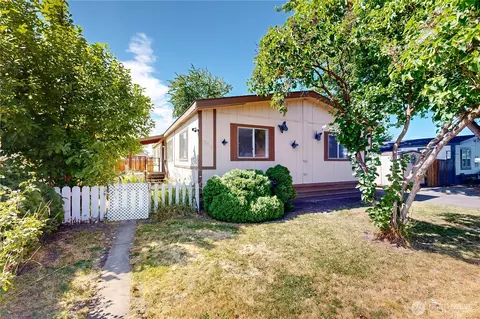 976 NE Dawson Ave, College Place, WA 99324