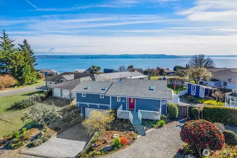 7613 SW 258th Ct, Vashon, WA 98070