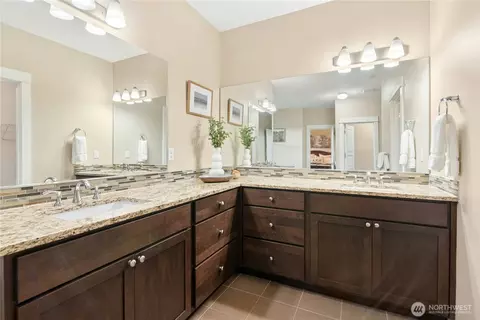 Bath - 14713 98th Ave NE, Bothell, WA 98011 photo 3 of 6