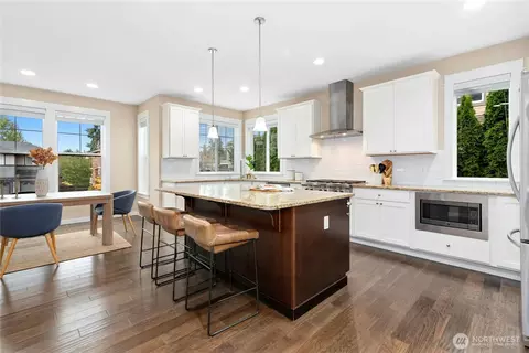 Kitchen - 14713 98th Ave NE, Bothell, WA 98011 photo 2 of 4