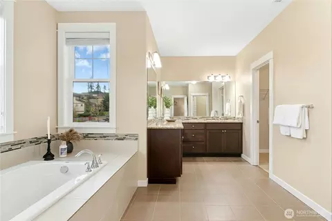 Bath - 14713 98th Ave NE, Bothell, WA 98011 photo 2 of 6