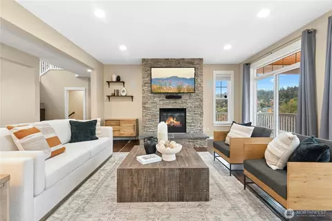 Living - 14713 98th Ave NE, Bothell, WA 98011 photo 1 of 3