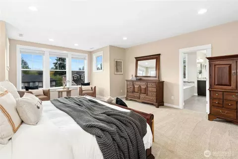 Bedroom - 14713 98th Ave NE, Bothell, WA 98011 photo 3 of 5